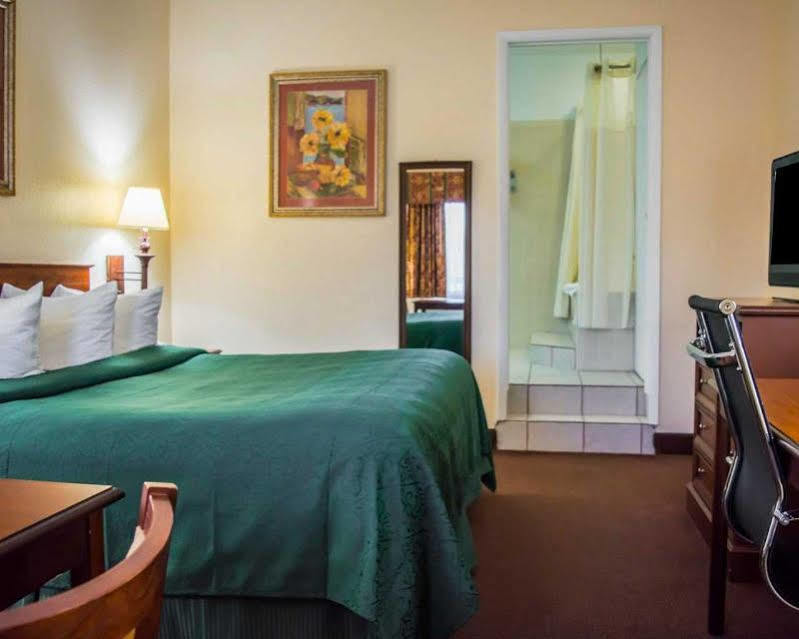 Quality Inn Weeki Wachee Exterior foto
